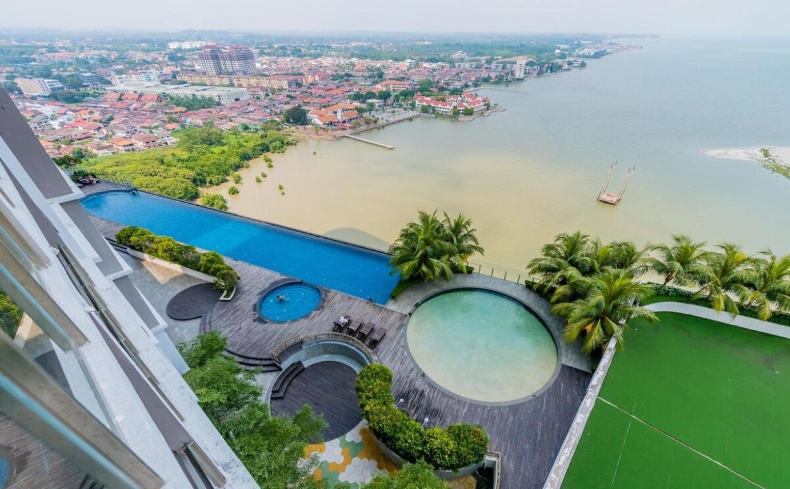 Silverscape Seaview Residence Melaka Eksteriør billede