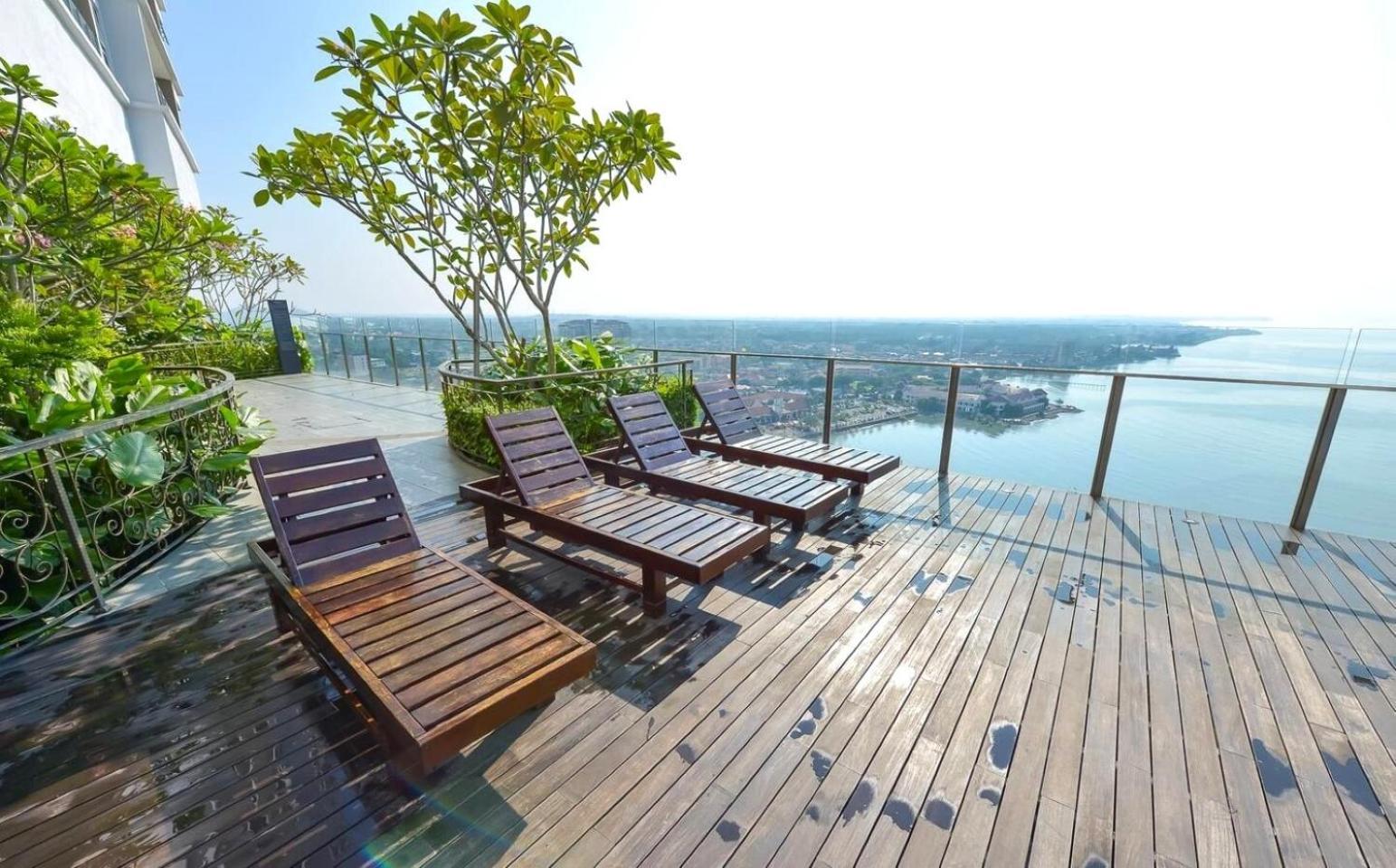 Silverscape Seaview Residence Melaka Eksteriør billede