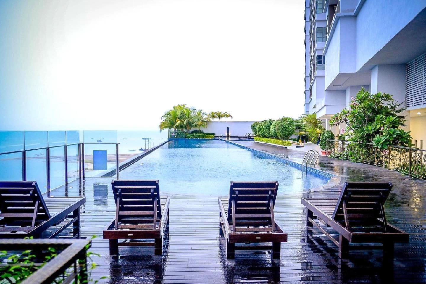Silverscape Seaview Residence Melaka Eksteriør billede